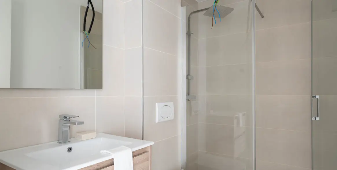 Sale of middle floor apartment in Fuengirola 9