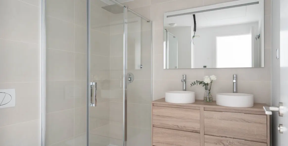 Sale of middle floor apartment in Fuengirola 13