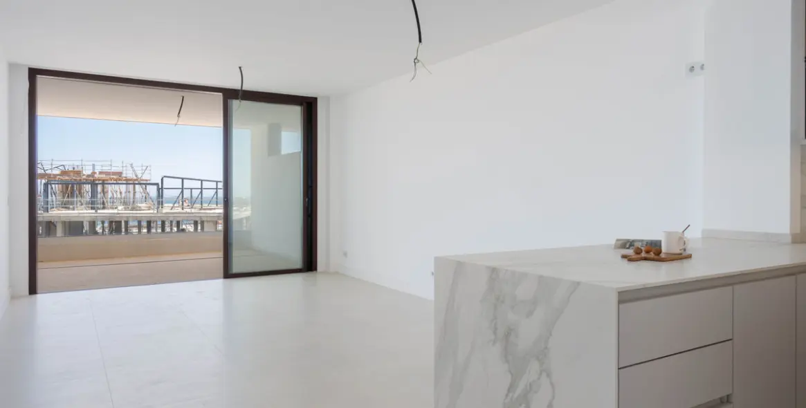 Sale of middle floor apartment in Fuengirola 18