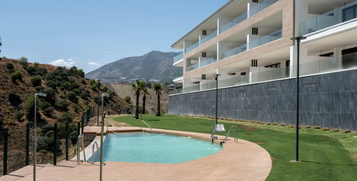 Sale of middle floor apartment in Fuengirola 20
