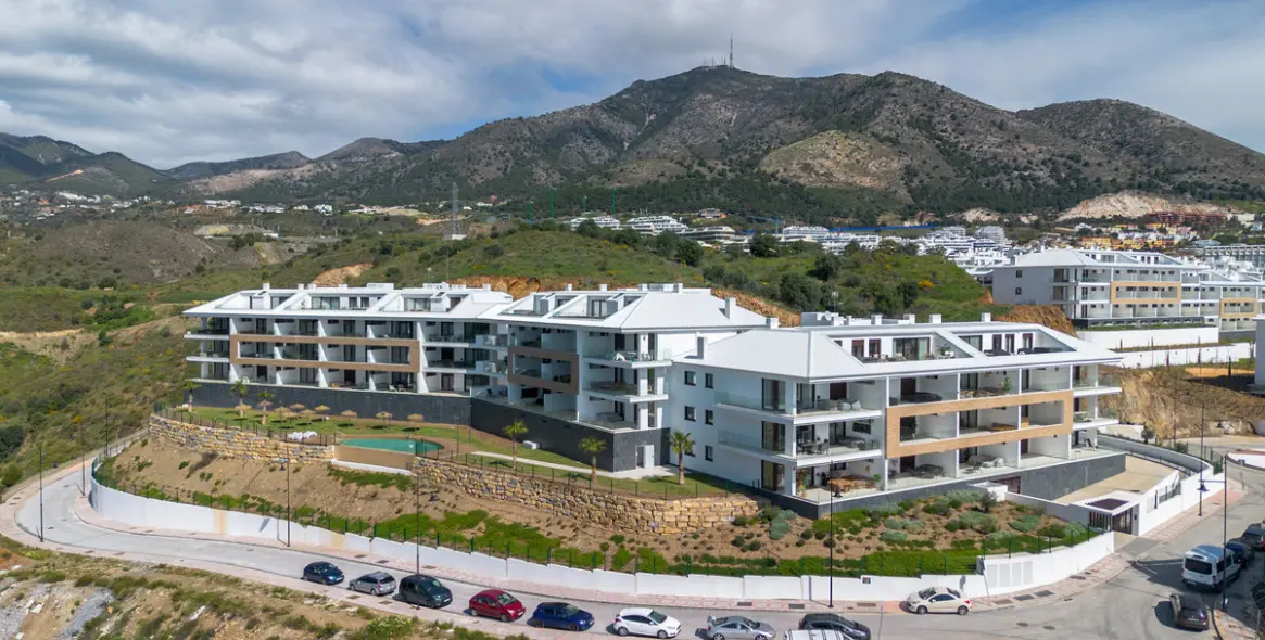 Sale of middle floor apartment in Fuengirola 21