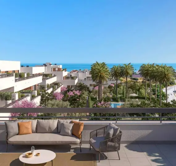 Sale of middle floor apartment in Estepona