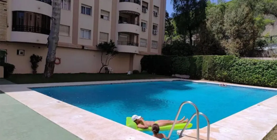 Продажа апартаментов на среднем этаже в Marbella 1