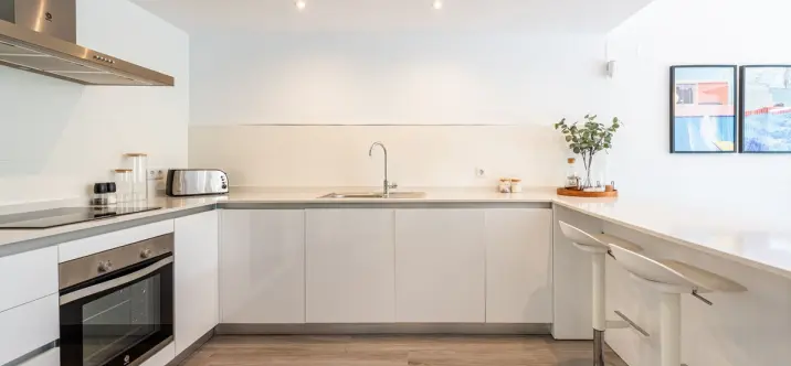 Sale of middle floor apartment in Benahavís 3