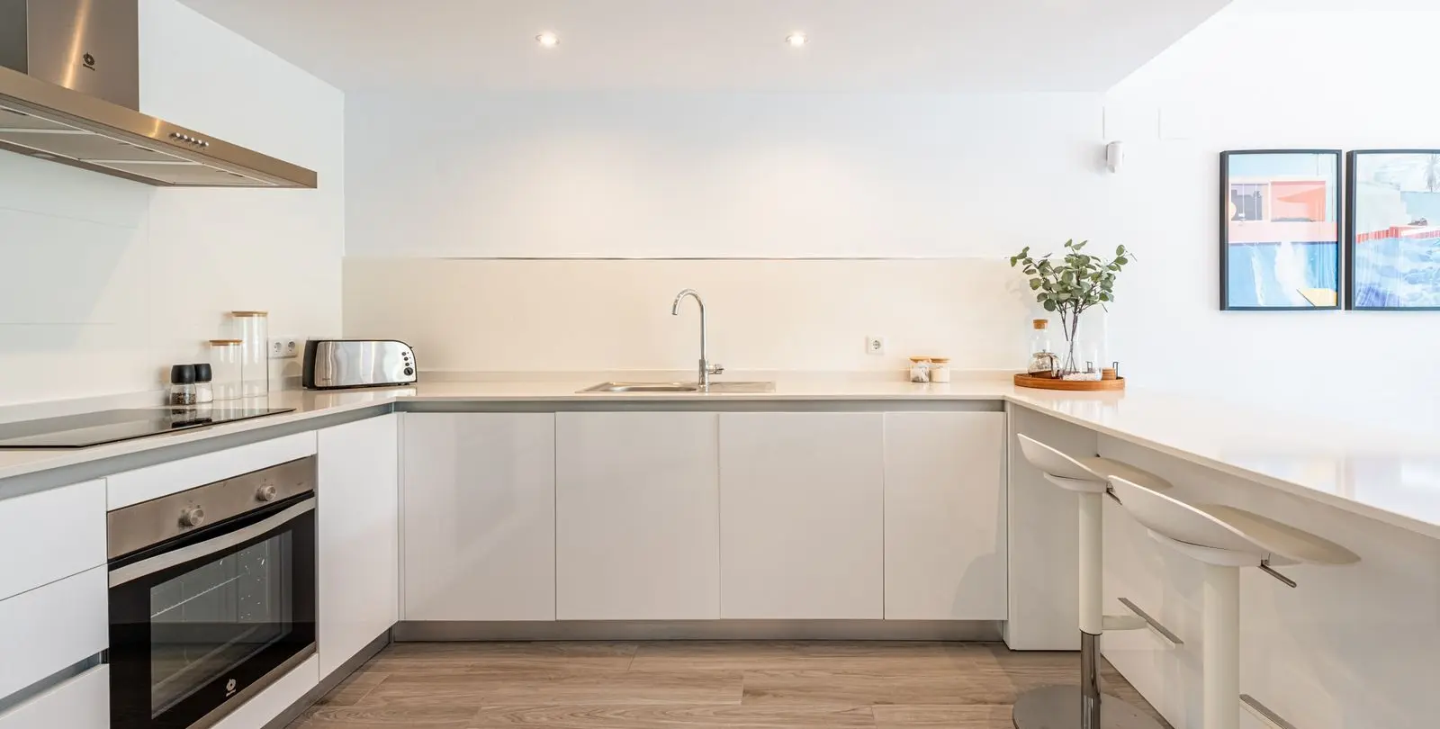 Sale of middle floor apartment in Benahavís 4