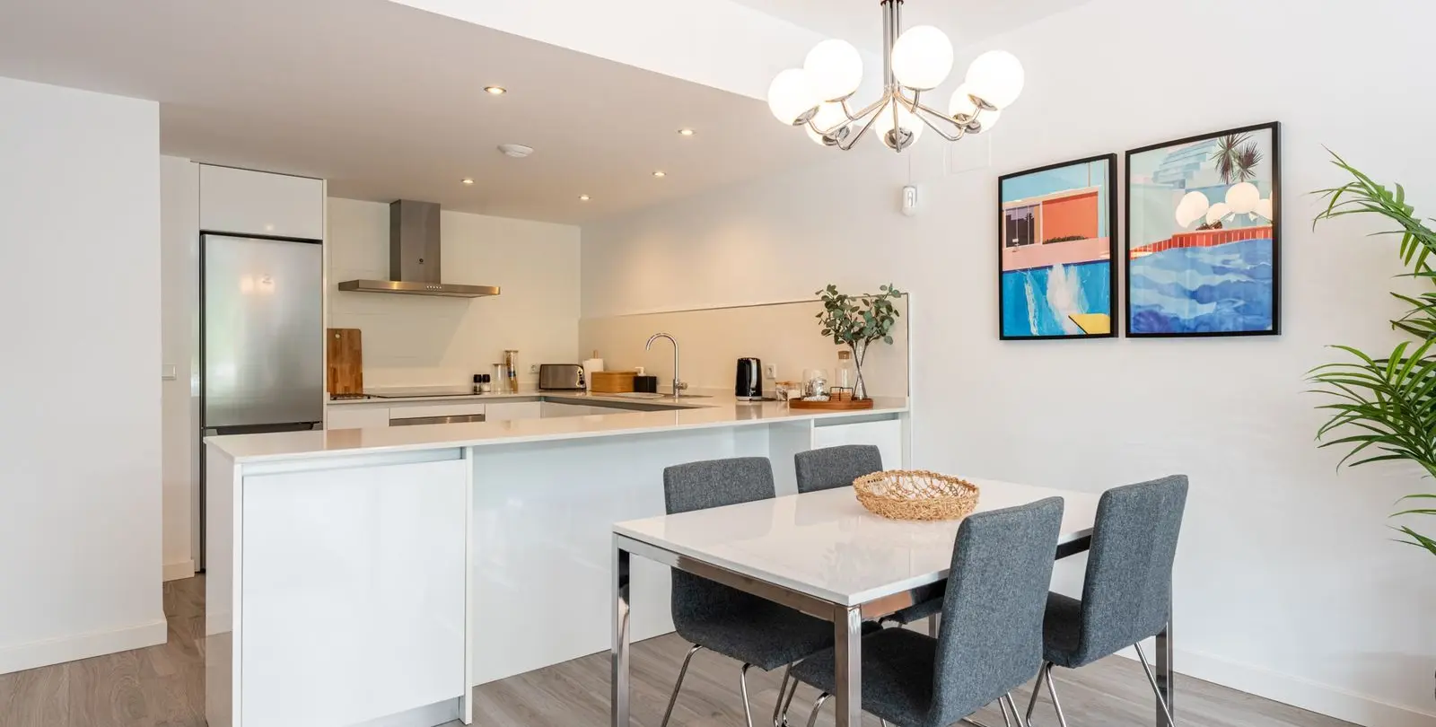 Sale of middle floor apartment in Benahavís 15