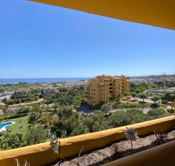Sale of duplex in Estepona