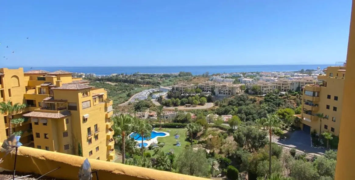 Sale of duplex in Estepona 2