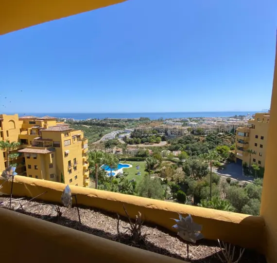 Sale of duplex in Estepona