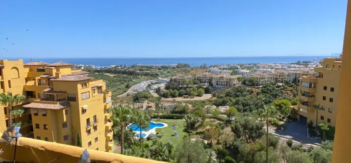 Sale of duplex in Estepona 1