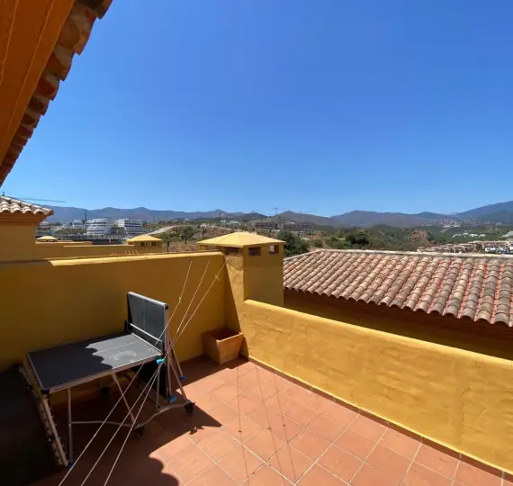Sale of duplex in Estepona