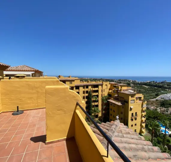 Sale of duplex in Estepona