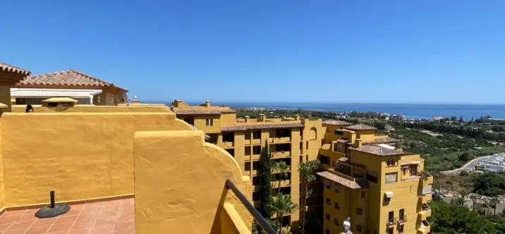 Sale of duplex in Estepona 3