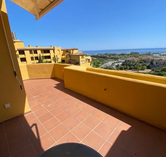 Sale of duplex in Estepona