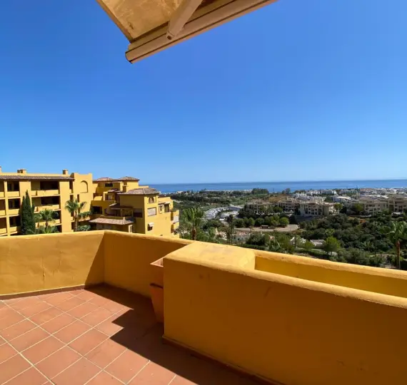 Sale of duplex in Estepona