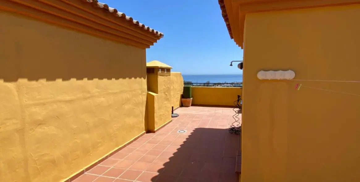 Sale of duplex in Estepona 8