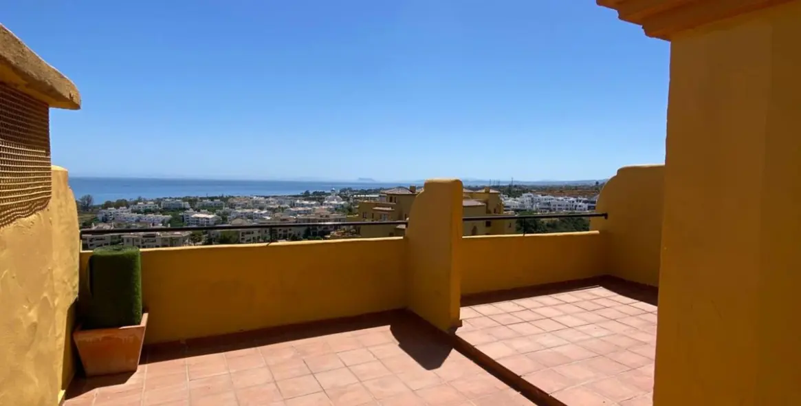 Sale of duplex in Estepona 10