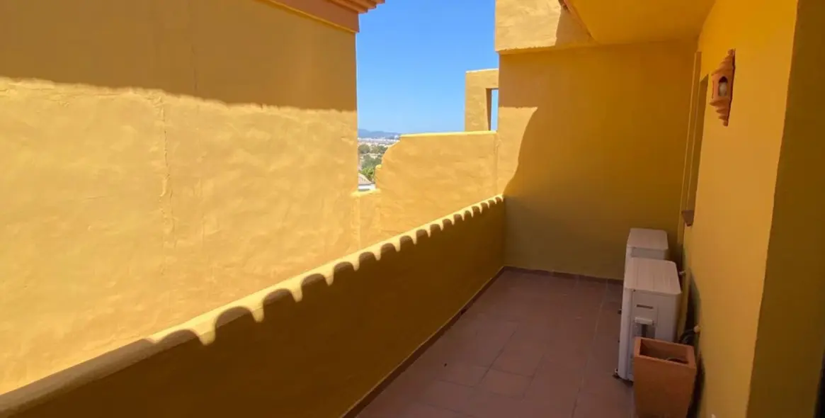 Sale of duplex in Estepona 14