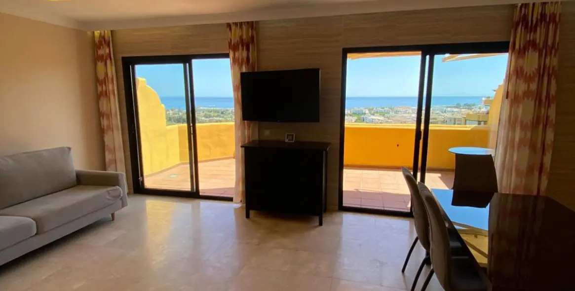 Sale of duplex in Estepona 16