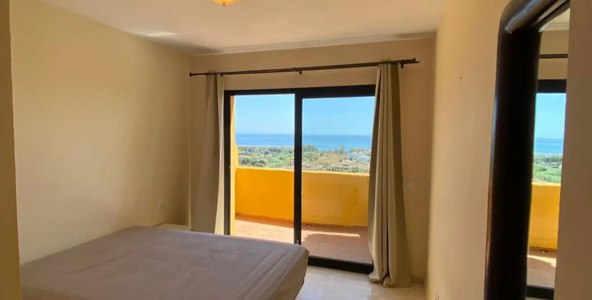 Sale of duplex in Estepona 25