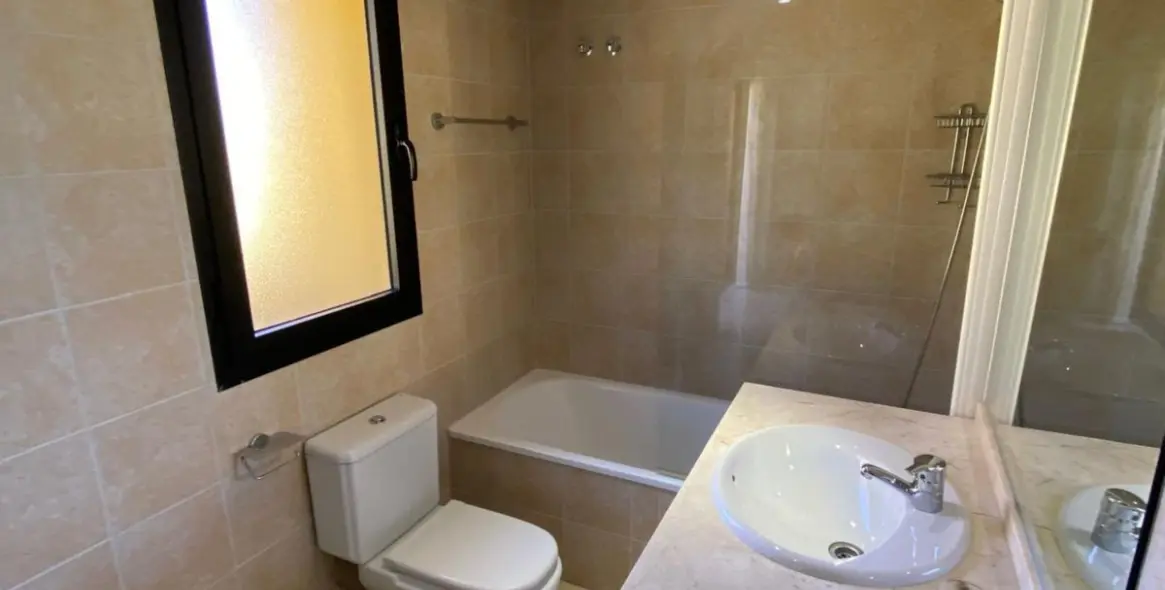 Sale of duplex in Estepona 33