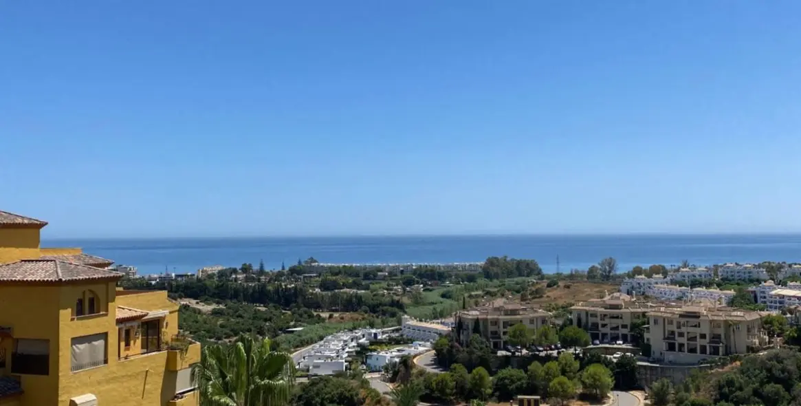 Sale of duplex in Estepona 43