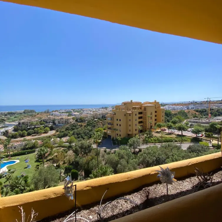 Sale of duplex in Estepona