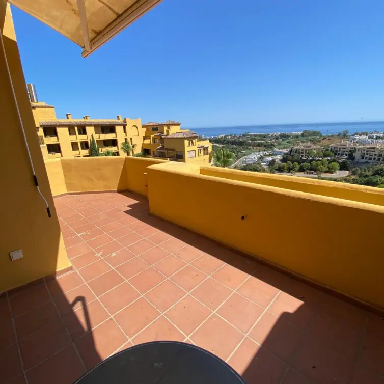 Sale of duplex in Estepona