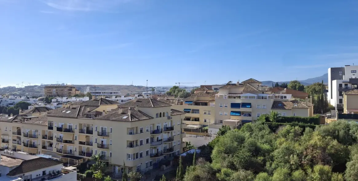 Sale of penthouse in Estepona 3