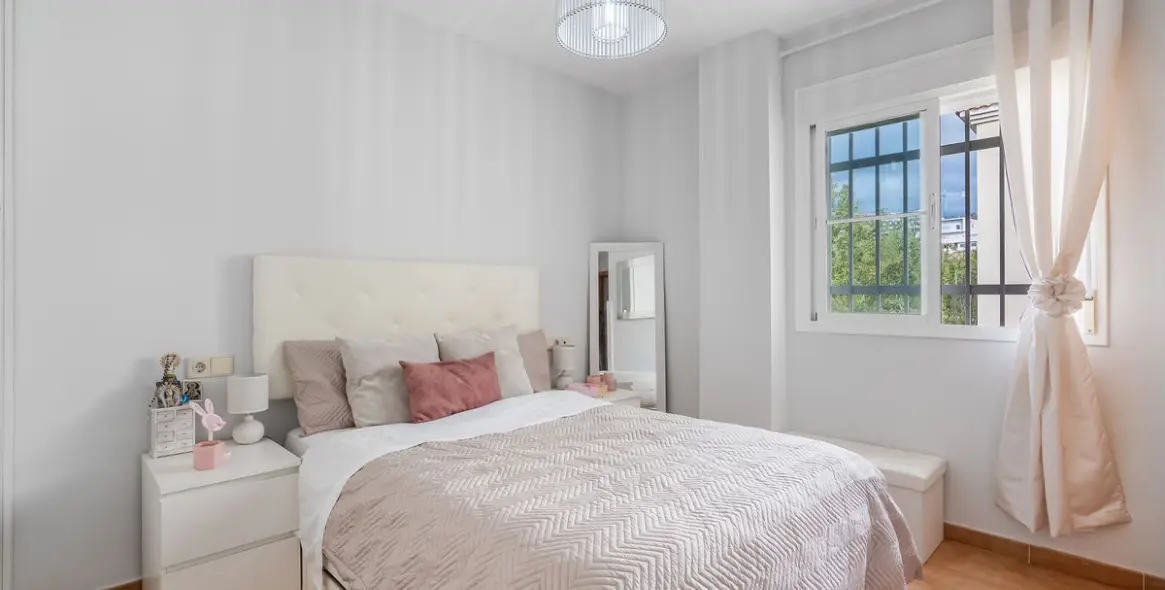 Sale of penthouse in Estepona 12