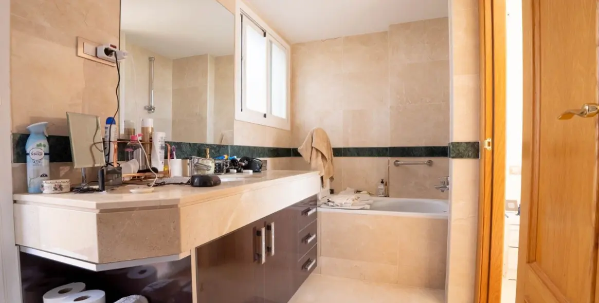 Sale of penthouse in Miraflores 27