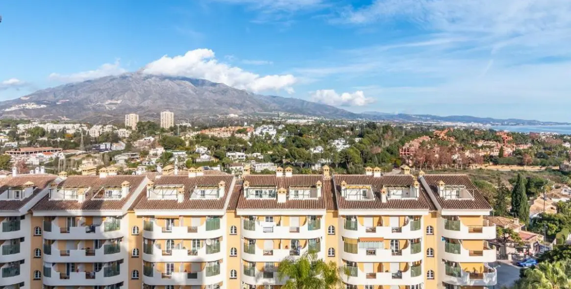 Продажа апартаментов на среднем этаже в Nueva Andalucía 6