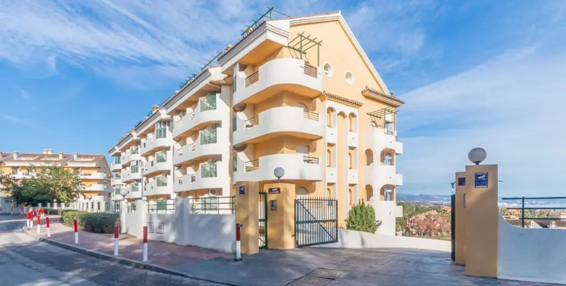 Продажа апартаментов на среднем этаже в Nueva Andalucía 7