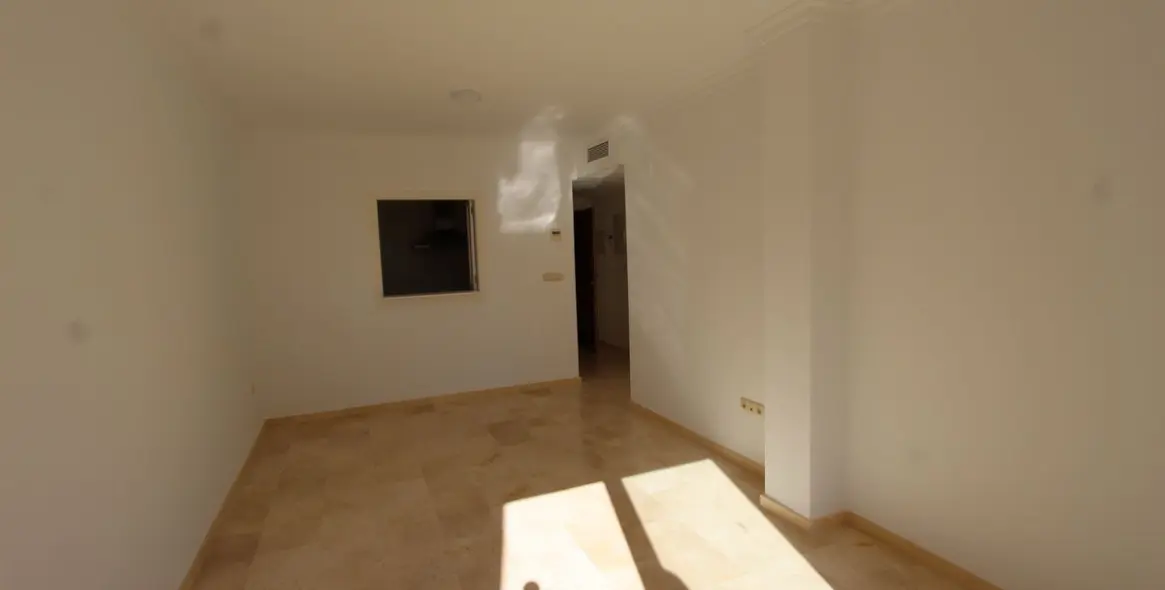 Продажа апартаментов на среднем этаже в Nueva Andalucía 11