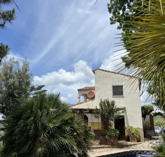 Sale of detached villa in Sayalonga