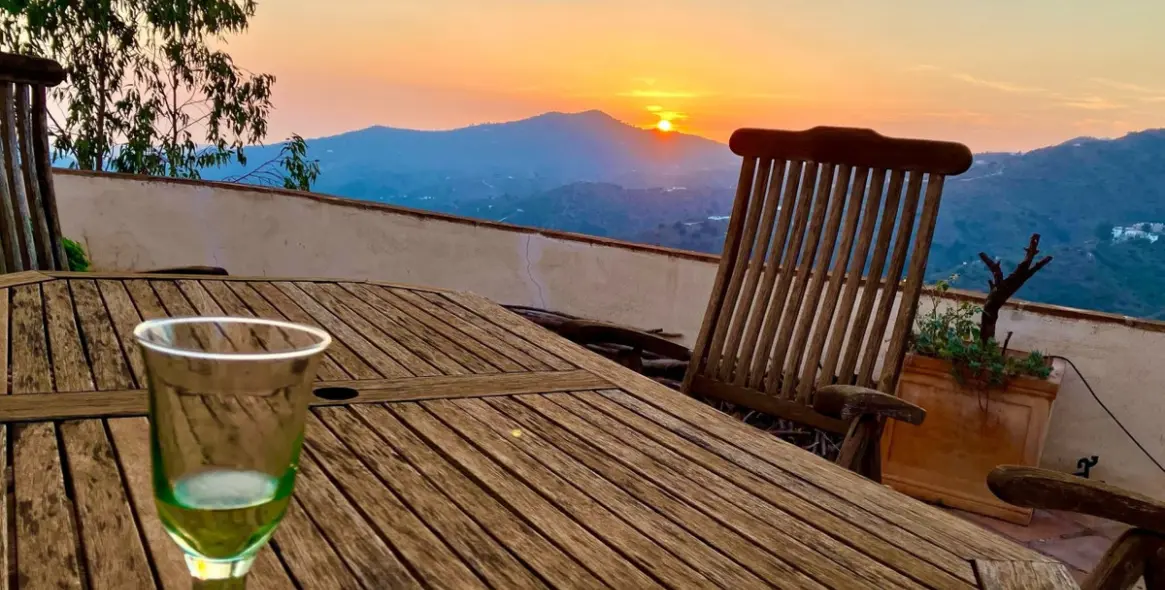 Sale of detached villa in Sayalonga 7