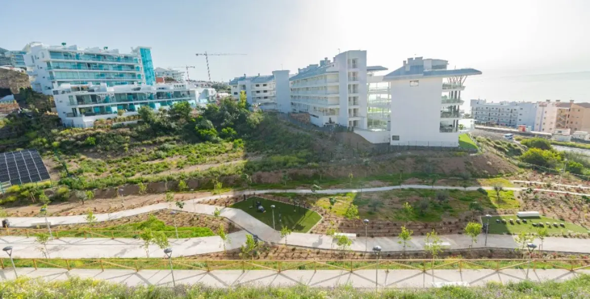 Sale of middle floor apartment in Carvajal 5