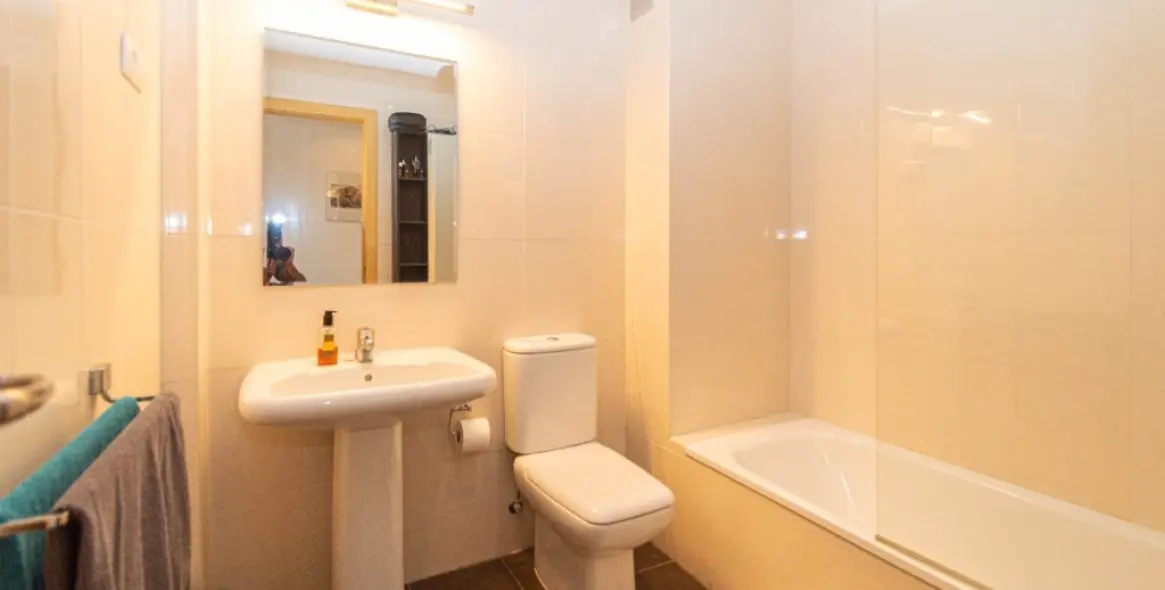 Продажа апартаментов на среднем этаже в Carvajal 26