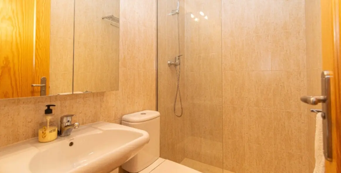 Продажа апартаментов на среднем этаже в Carvajal 32