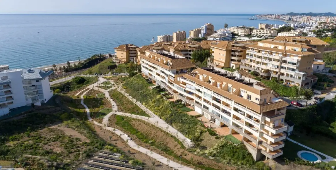 Продажа апартаментов на среднем этаже в Carvajal 39