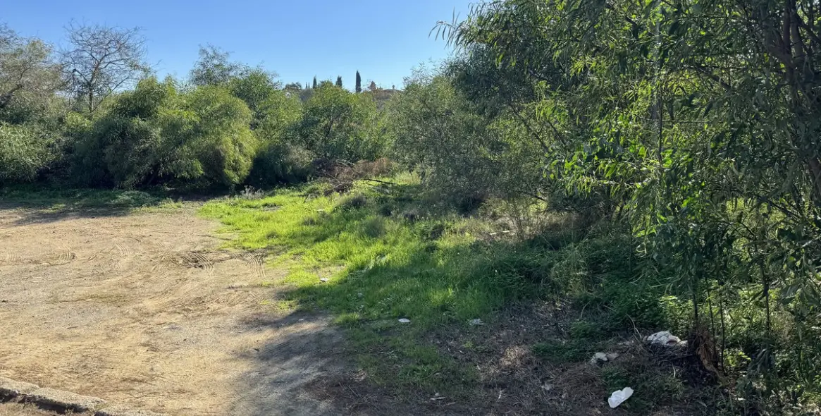 Sale of residential plot in Elviria 2
