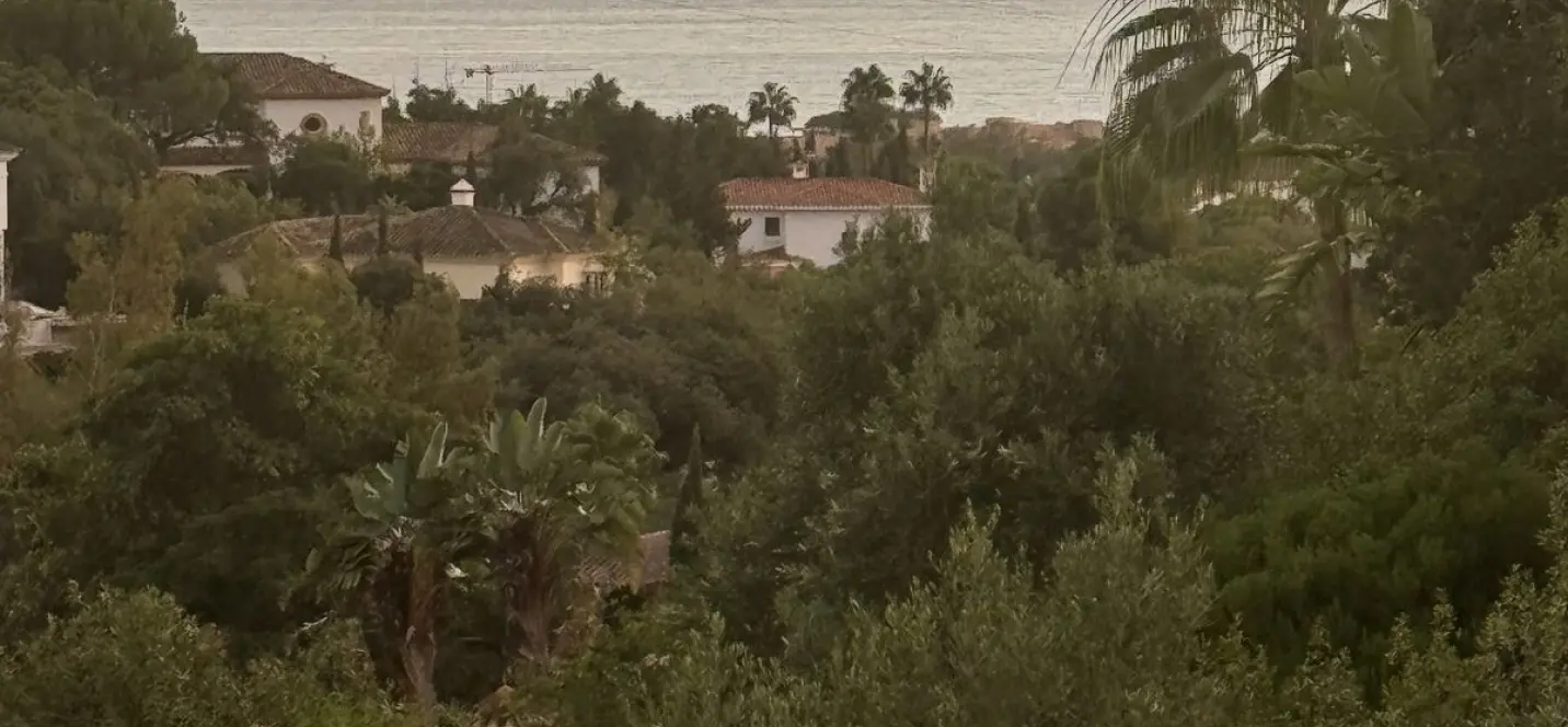 Sale of residential plot in Elviria 0