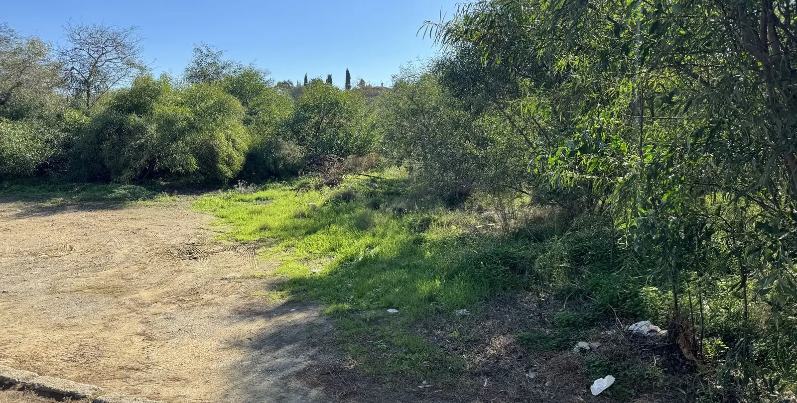 Sale of residential plot in Elviria 2
