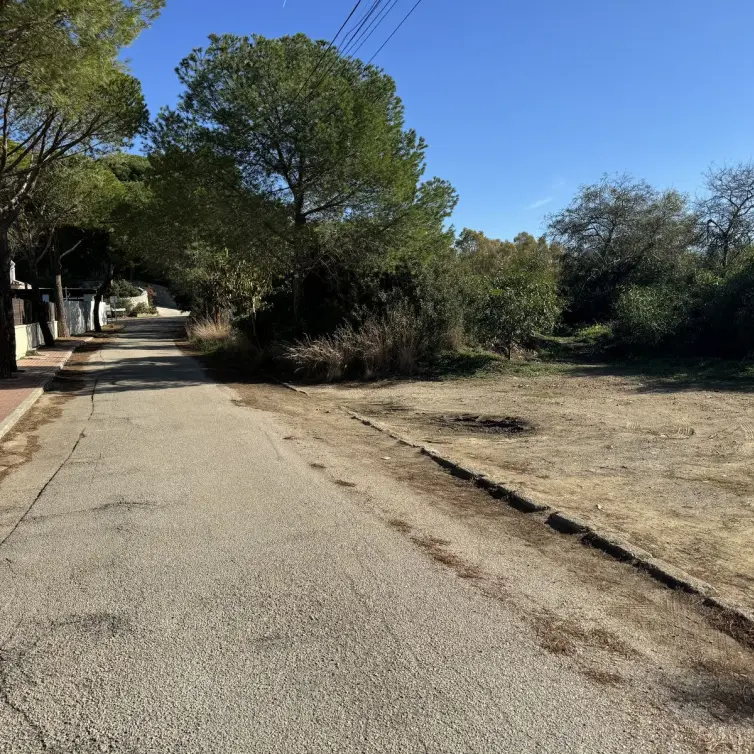 Sale of residential plot in Elviria