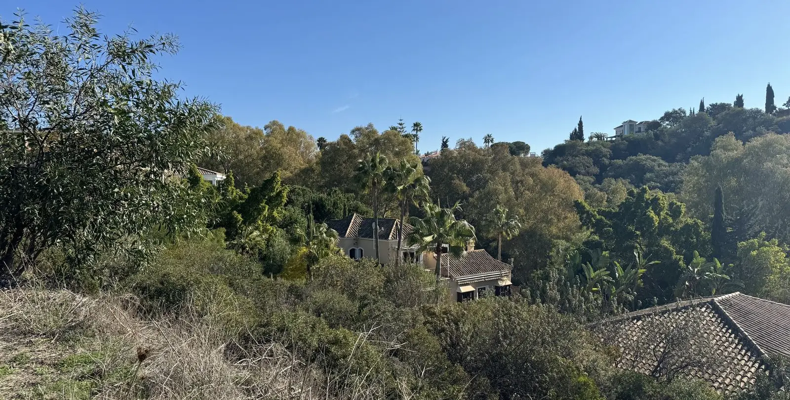 Sale of residential plot in Elviria 9
