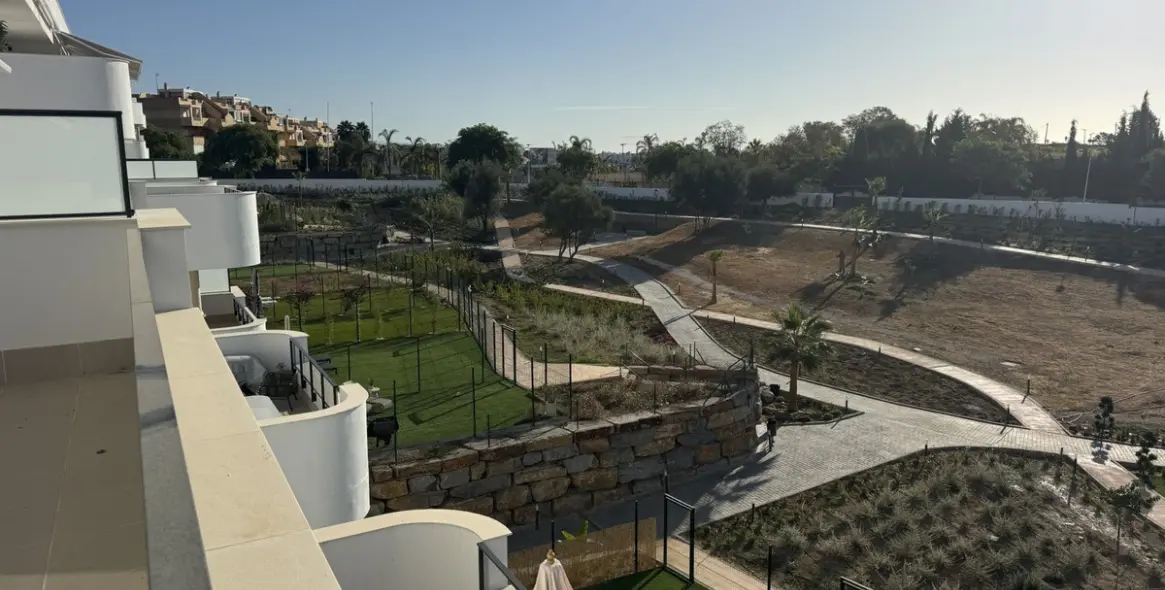 Venta de ático en Selwo 22