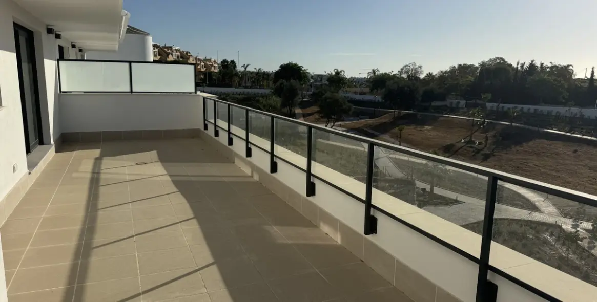 Venta de ático en Selwo 23