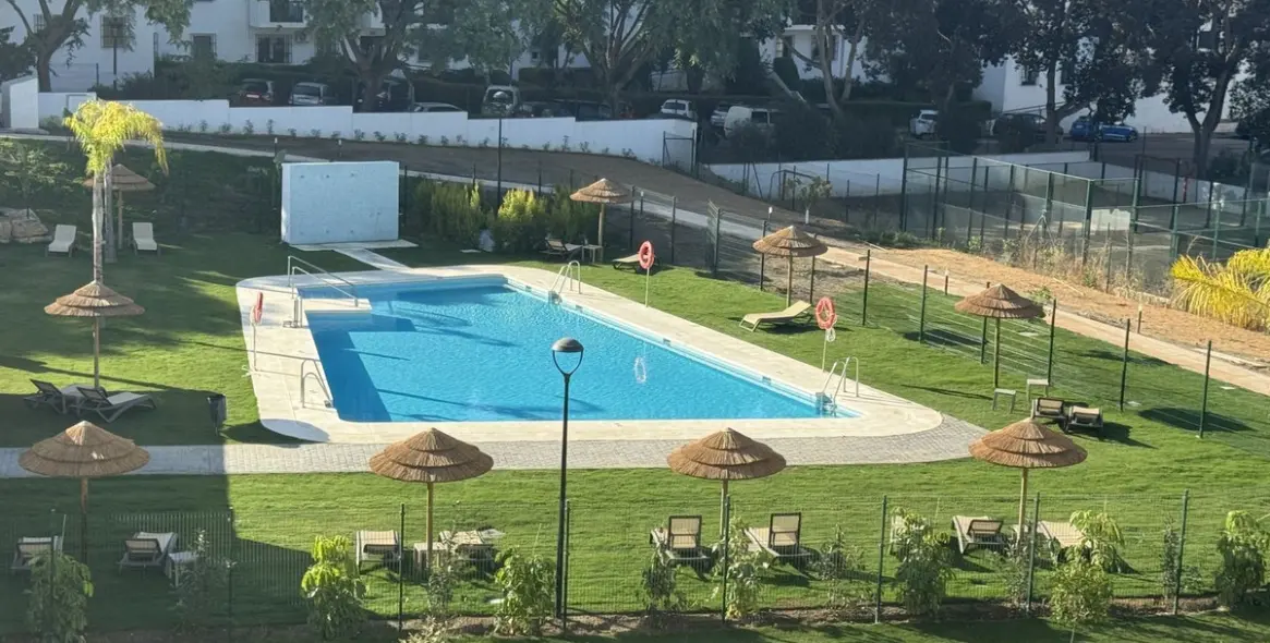 Venta de ático en Selwo 26