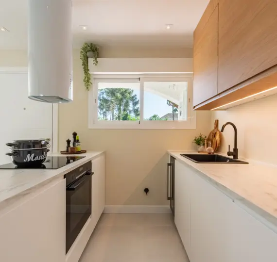 Venta de apartamento en planta baja en San Pedro de Alcántara