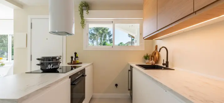 Venta de apartamento en planta baja en San Pedro de Alcántara 1